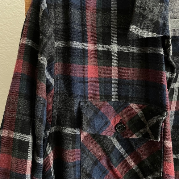 Mens blue plaid flannel button down shirt - Picture 3 of 5